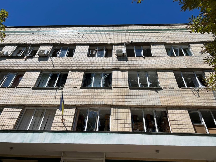 Сергій Шкарлет відвідав пошкоджені і зруйновані заклади освіти у Миколаєві