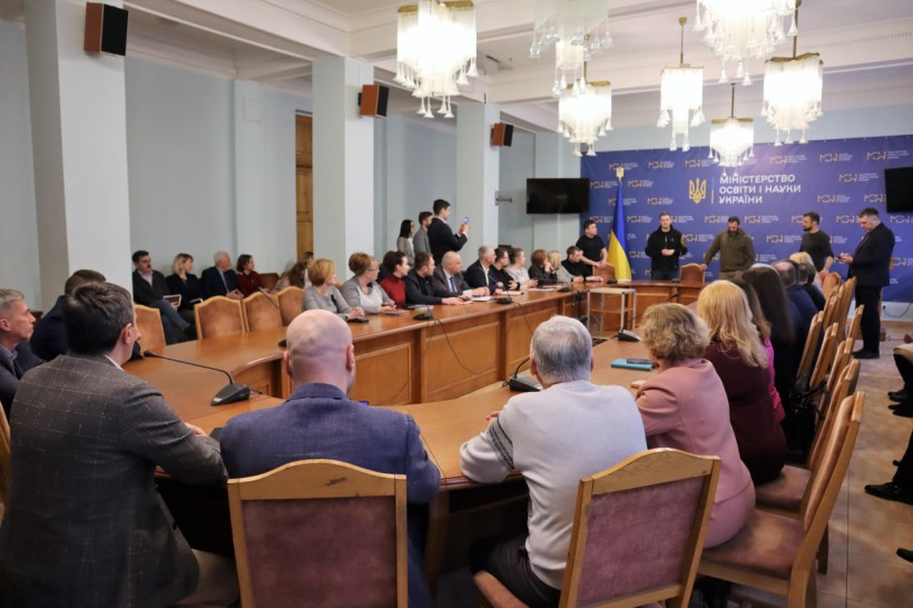Команда МОН передала новому очільнику Перехідну книгу