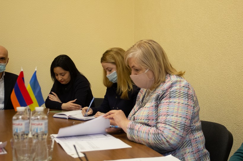 Заступник Міністра Віра Рогова обговорила питання співпраці з Послом Вірменії в Україні Тіграном Сейраняном