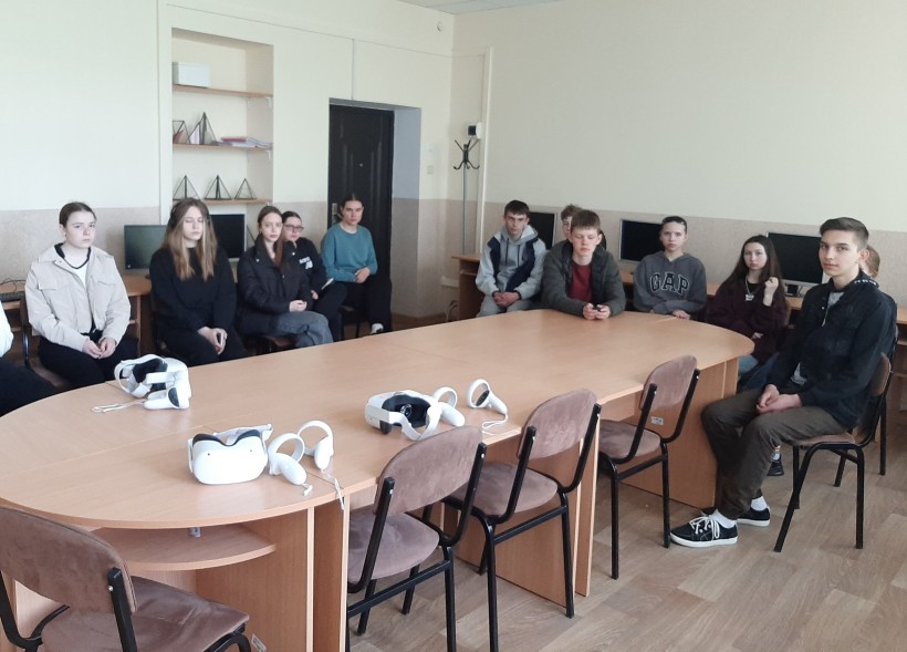 Українські учні тестують навчання за допомогою віртуальної та доповненої реальностей