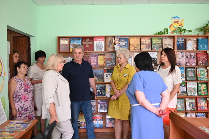 Віра Рогова оглянула черкаські заклади освіти та укриття