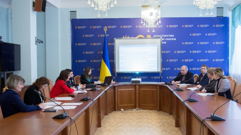 Кожна національна громада зможе впливати на кількість годин вивчення материнської мови в школі через навчальний план, - заступник Міністра освіти і науки Павло Хобзей