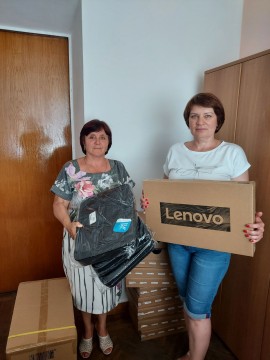 Учителі Херсонщини отримали понад 150 ноутбуків від ЮНІСЕФ