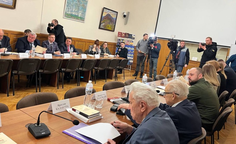 «Геноцид української нації: збройна агресія росії проти України» – відбувся круглий стіл, присвячений протидії та покаранню росії