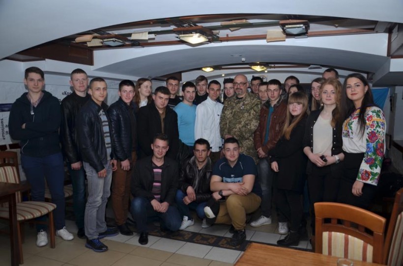 Студенти ЖДТУ зустрілися з бійцем 95 бригади