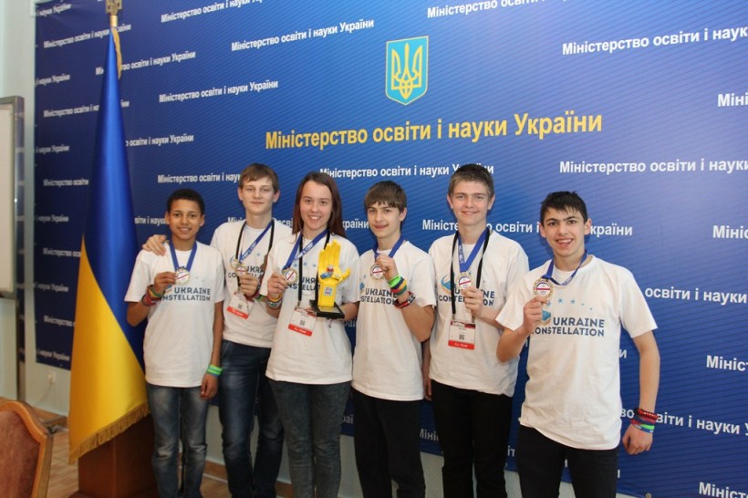 У МОН відбулася зустріч з учнями-учасниками Міжнародного фестивалю ЛЕГО Ліг