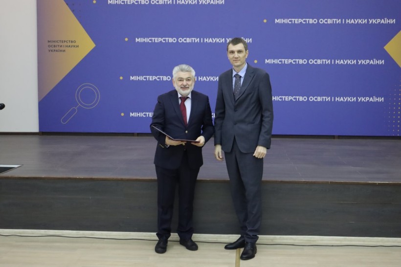 У МОН нагородили лауреатів Премії КМУ за розроблення і впровадження інноваційних технологій