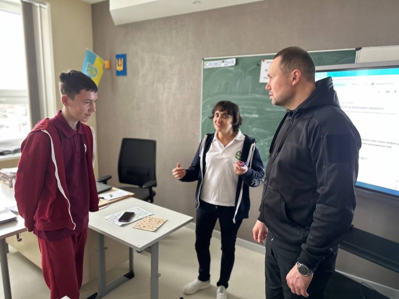 Міністр освіти і науки ознайомився з організацією освітнього процесу в опорному закладі на Житомирщині