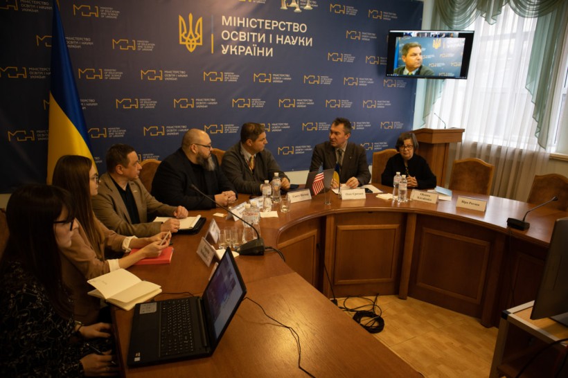 У МОН відбулась зустріч щодо підтримки дистанційного навчання англійської мови для закладів середньої освіти України