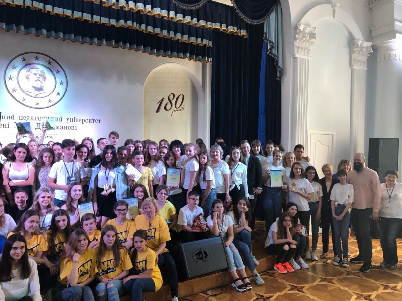 Діти важливі, але реформа не дісталась старших класів, тому школа не дає їм це відчути. Нас рятують проєкти на кшталт «Відкривай Україну», - Лілія Гриневич на півфіналі змагань