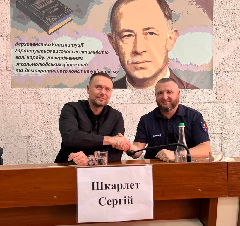Сергій Шкарлет під час візиту до Хмельниччини наголосив на важливості облаштування укриттів у школах за новими стандартами в межах запланованої субвенції на 2023 рік