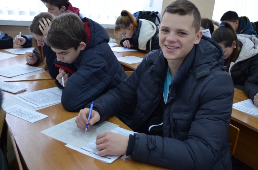 ЖДУ імені Івана Франка провів безкоштовне ЗНО з української мови та літератури для випускників шкіл