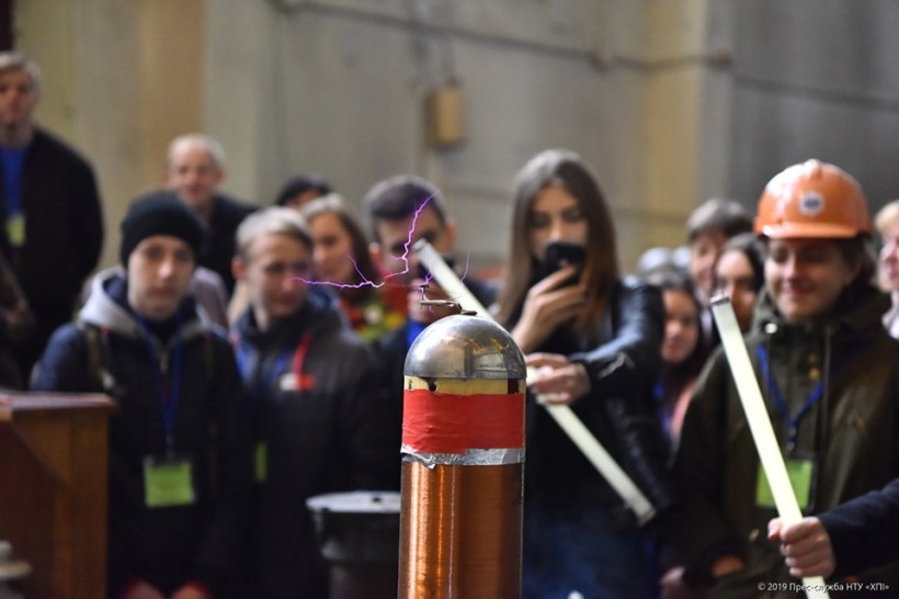 Учителі та школярі 6 регіонів країни долучилися до STEMCamp for educators  у ХПІ, - він триватиме до 1 листопада