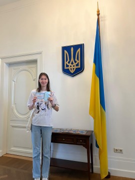 Українським випускникам в Нідерландах вручили документи про освіту