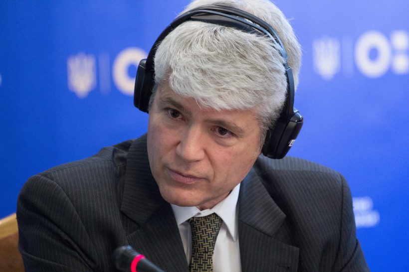 “Освітяни отримали ще одну якісну відкриту платформу, де є інструменти для розвитку громадянської освіти”, - заступник Міністра Павло Хобзей на презентації сайту “Живемо в демократії”