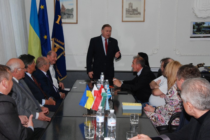 Вчені з 50 країн світу з'їхалися до ХПІ, аби обговорити останні наукові досягнення