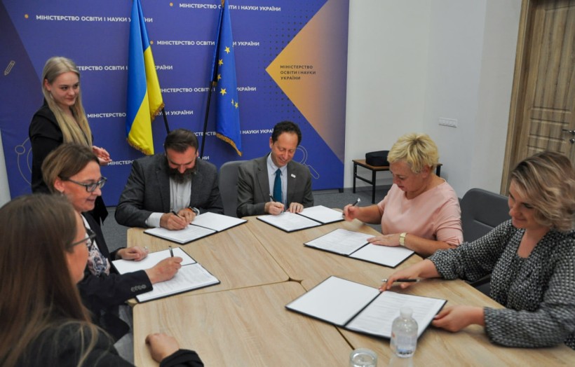 МОН підписало меморандум у межах Всеукраїнської програми ментального здоров'я «Ти як?»