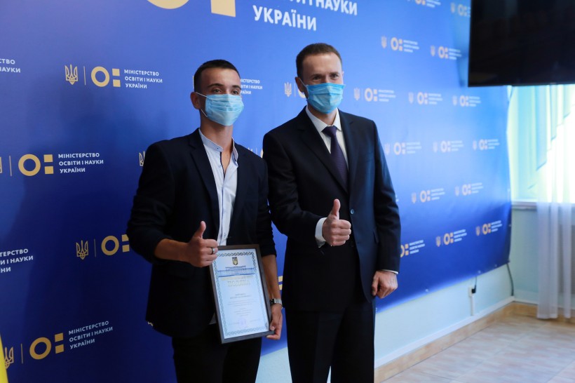 Трьом юнакам, які врятували жінку в Станіславчику, вручили Подяки МОН
