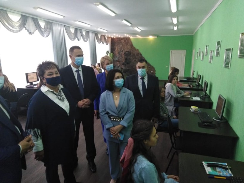 Підготовка у профтехах має проходити за новими освітніми стандартами, тож треба прискорити їх оновлення, – Міністр Сергій Шкарлет під час відвідування Чернігівського вищого профучилища
