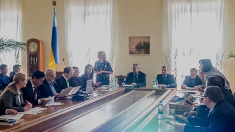 Економісти з семи країн світу зібралися у ДНУ