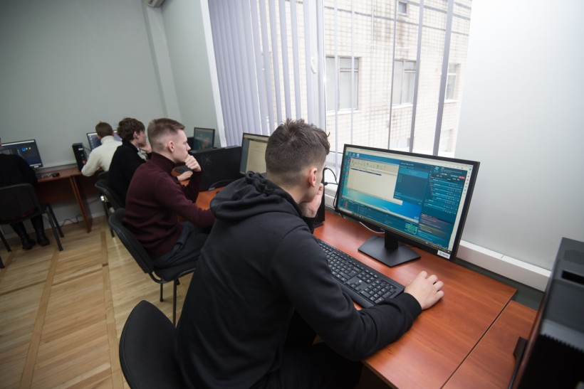 Українські ЗВО отримали обладнання для навчання з кібербезпеки