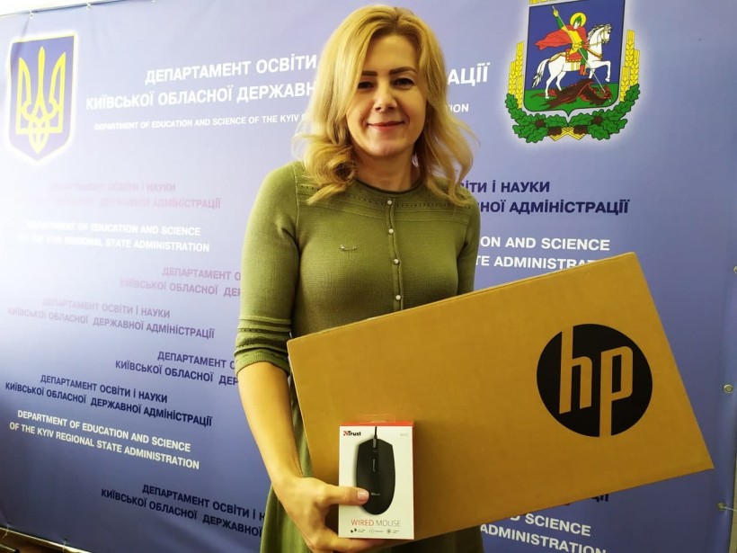 5 областей отримали перші комп’ютери в межах проєкту "Ноутбук кожному вчителю"
