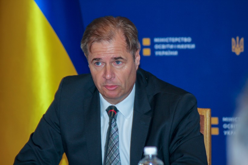 250 закладів професійної освіти вже впроваджують дуальну освіту - їхні учні навчаються як у ПТНЗ, так і на робочому місці, - заступник Міністра Павло Хобзей