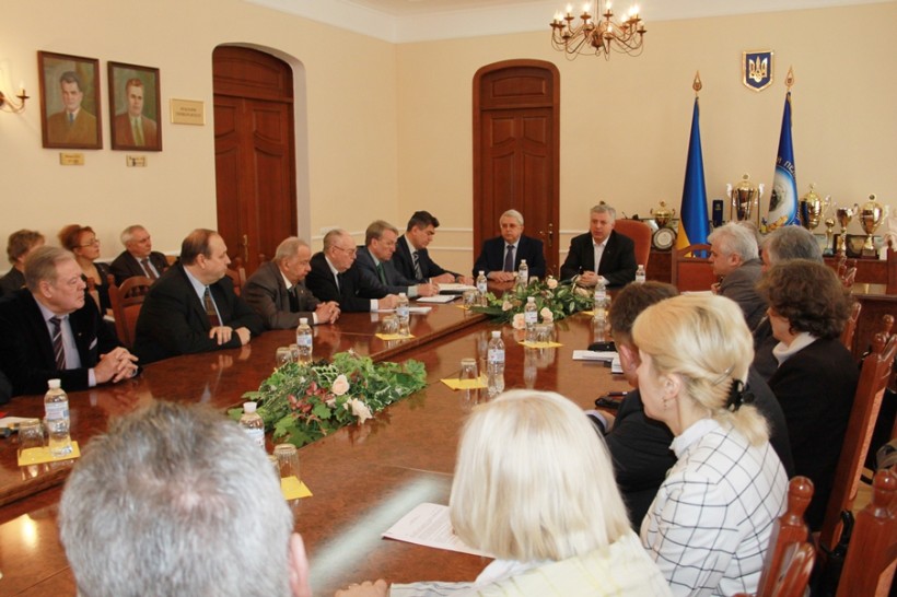 Міністр освіти і науки України обговорив підготовку педагогічних кадрів з колективом НПУ імені М. П. Драгоманова