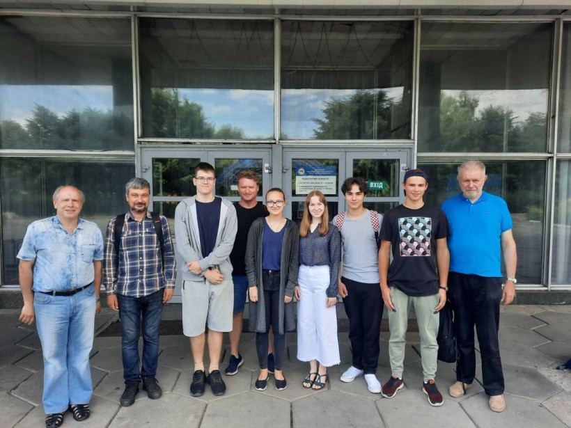 Відбулися міжнародні учнівські олімпіади з хімії та фізики