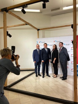 Додаток, який допоможе людям з інвалідністю орієнтуватися в просторі, та сучасні рішення для великих сайтів: українські виші показали свої розробки на KYIV TECH HUB