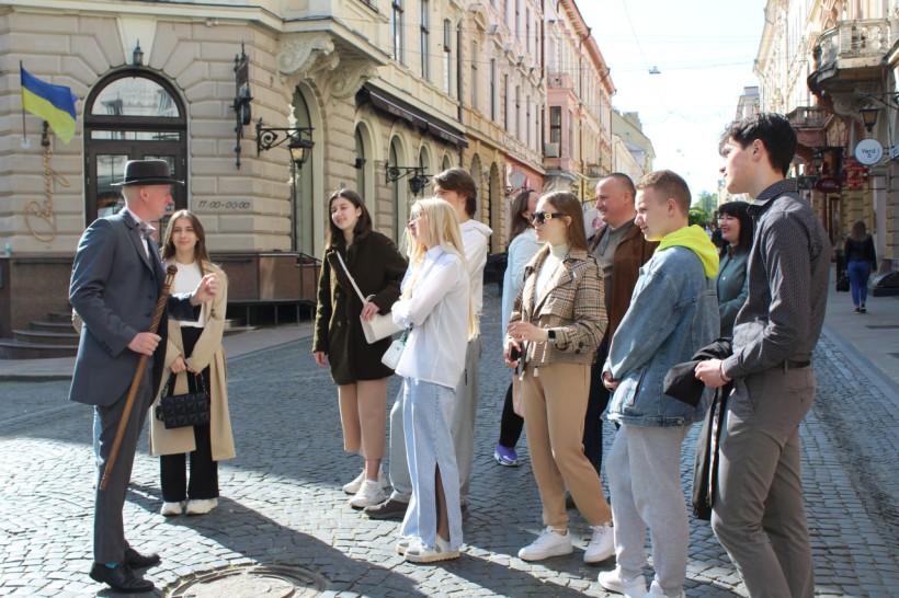 Захоплива подорож Чернівцями – винагорода для юних екологів