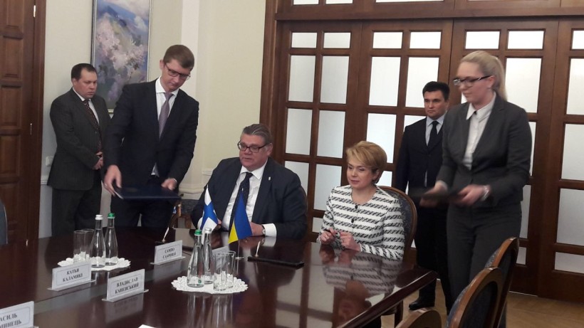 Підписано угоду між Україною та Фінляндією щодо підтримки Нової української школи