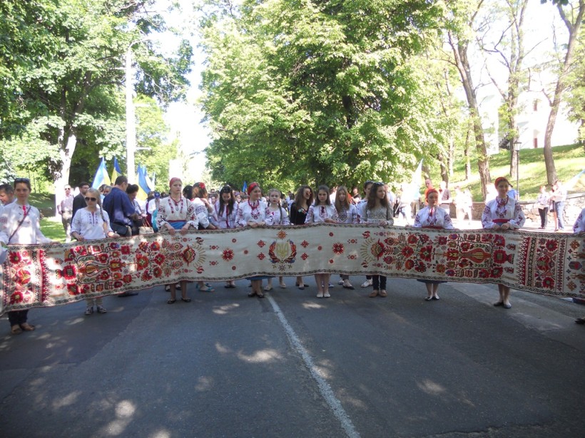 Делегація старшокласників з Донеччини взяла участь у заходах з вшанування Тараса Шевченка на Черкащині