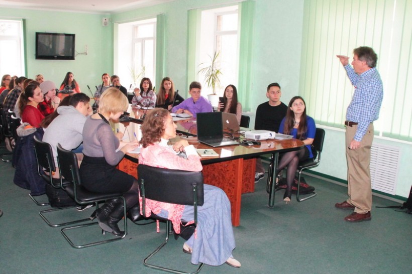 Американські викладачі прочитали в ЗНУ курс лекцій із журналістської етики та фотожурналістики