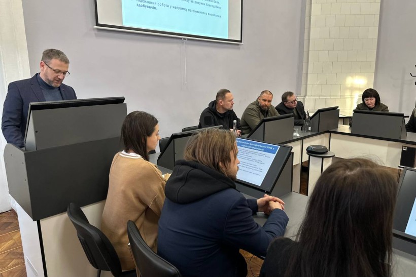 Сергій Шкарлет відвідав заклади освіти Харківщини та долучився до засідання Ради ректорів регіону