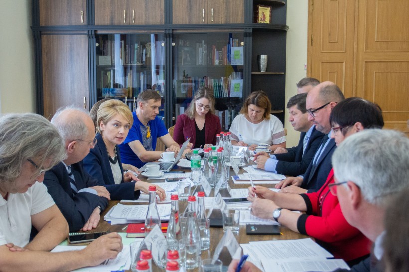 Лілія Гриневич: МОН та угорська громада розпочали конструктивні переговори щодо питань імплементації мовної статті Закону «Про освіту»