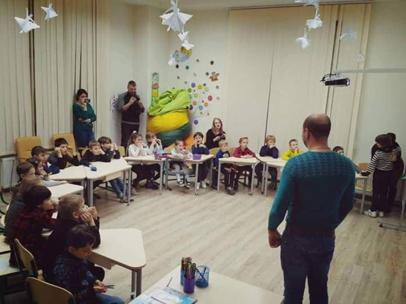 30 шкіл у 9 містах – учасники українських антарктичних експедицій зустрілися з усіма переможцями конкурсу «Запроси полярника до себе!»