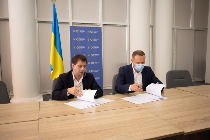 Підписано Меморандум про партнерство між МОН та благодійним фондом «Меморіал Голокосту «Бабин Яр»