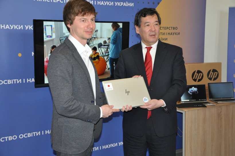 JICA handovers laptops to Digital Learning Centers in Ukraine to support access to distance learning