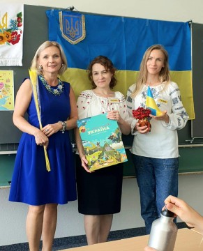 Українська школа в Женеві відкрила двері для понад 200 дітей та освітян