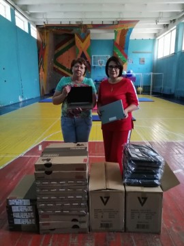 Учителі Донеччини отримали понад 200 ноутбуків від ЮНІСЕФ