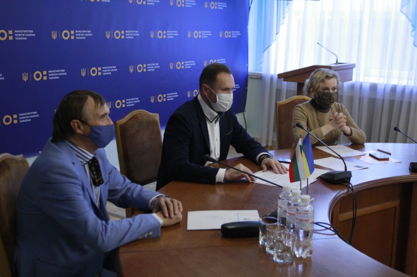 Очільники МОН України та Болгарії обговорили питання співпраці в галузі освіти