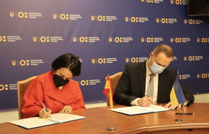 Сергій Шкарлет і Посол Королівства Іспанії підписали декларацію про наміри щодо співробітництва у сфері загальної середньої освіти
