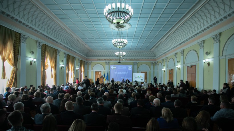 2019 року держава спрямувала на оснащення шкіл природничо-математичними кабінетами 200 млн гривень