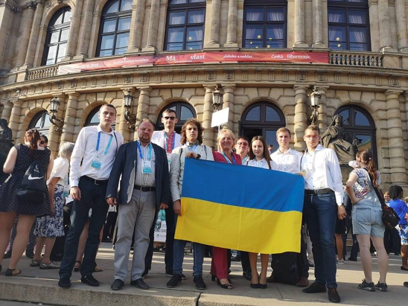 На міжнародних олімпіадах з хімії та фізики українські школярі вибороли 9 медалей
