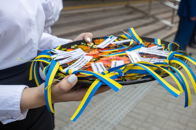 Цьогоріч школам Дніпропетровської області передали 26 нових автобусів