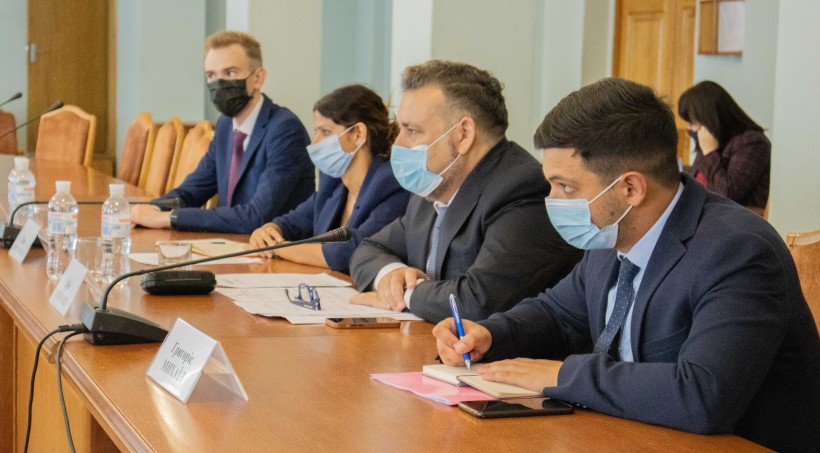 Сергій Шкарлет обговорив із Послом Республіки Кіпр в Україні Луїсом Телемаху ключові напрями взаємодії в галузі освіти