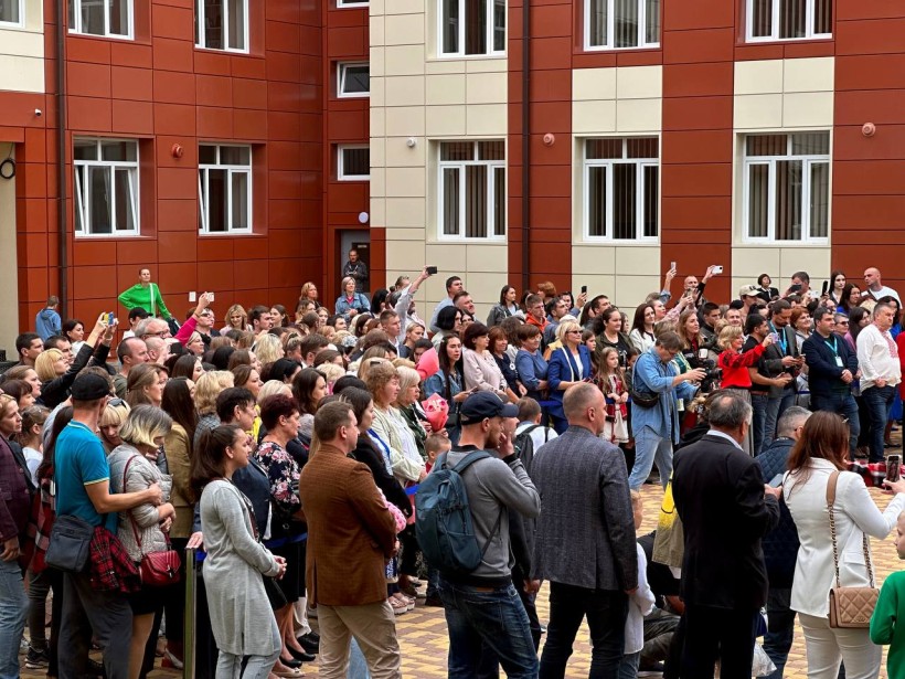 Відбулося відкриття відбудованого ліцею в Ірпені