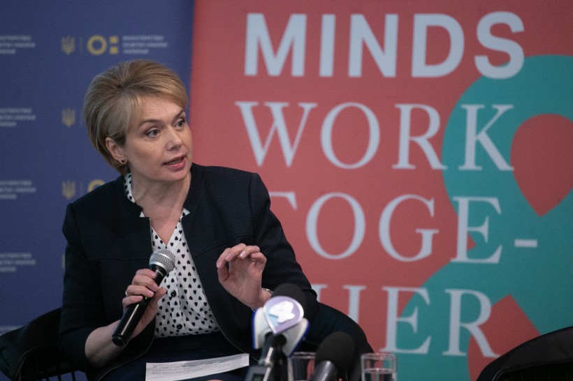 Навчання через гру, тренінги для вчителів та ще 2 роки поставок наборів LEGO для усіх першокласників - Лілія Гриневич та віце-президент The LEGO Foundation підписали меморандум