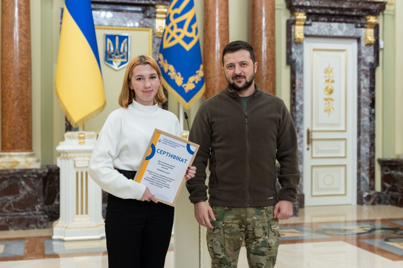 Про сумлінну роботу українських освітян сьогодні свідчать не лише здобутки їхніх учнів на олімпіадах, а й перемоги на фронті, – Володимир Зеленський